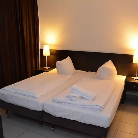 Mosel Hotel Frankfurt am Main Bagian luar foto