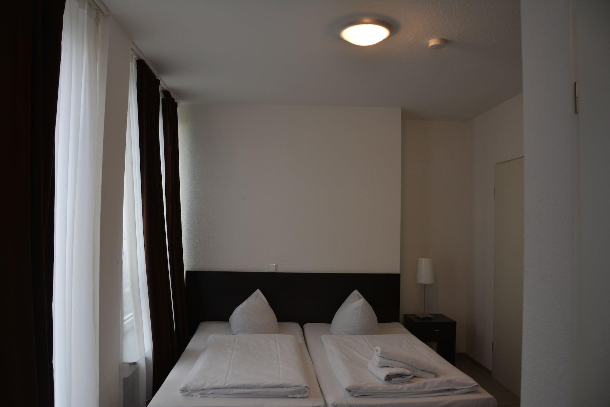 Mosel Hotel Frankfurt am Main Bagian luar foto