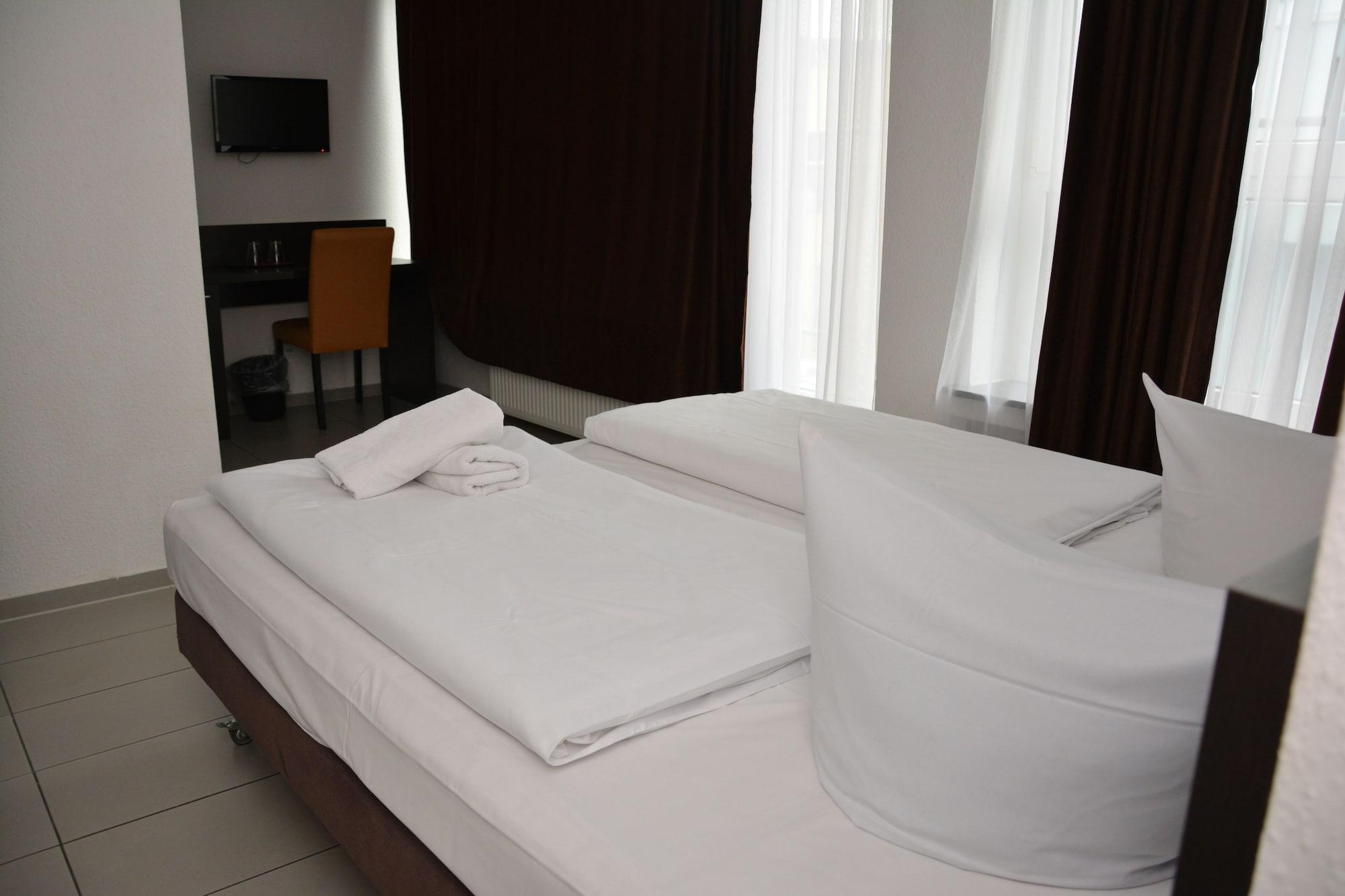 Mosel Hotel Frankfurt am Main Bagian luar foto