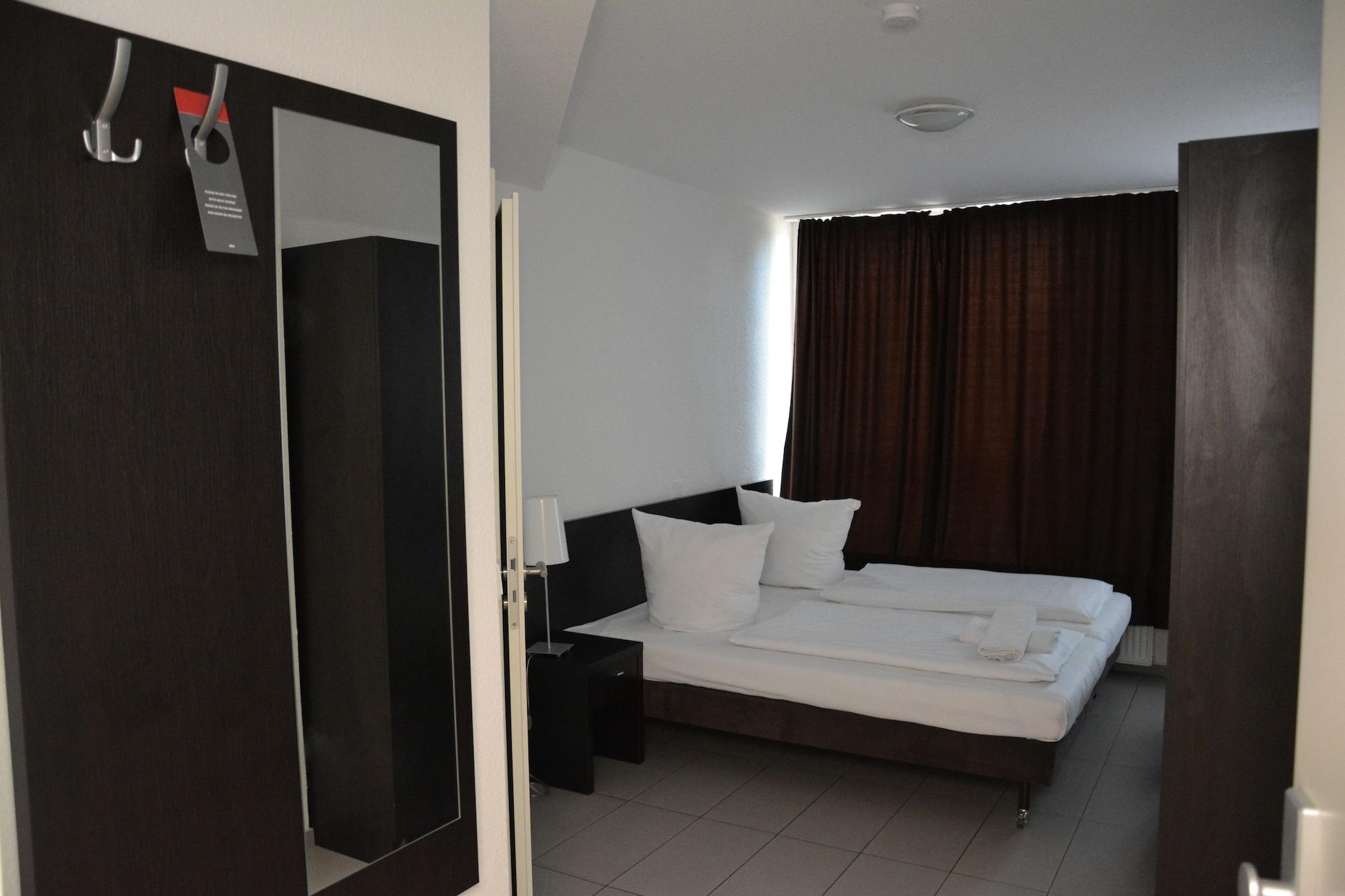 Mosel Hotel Frankfurt am Main Bagian luar foto