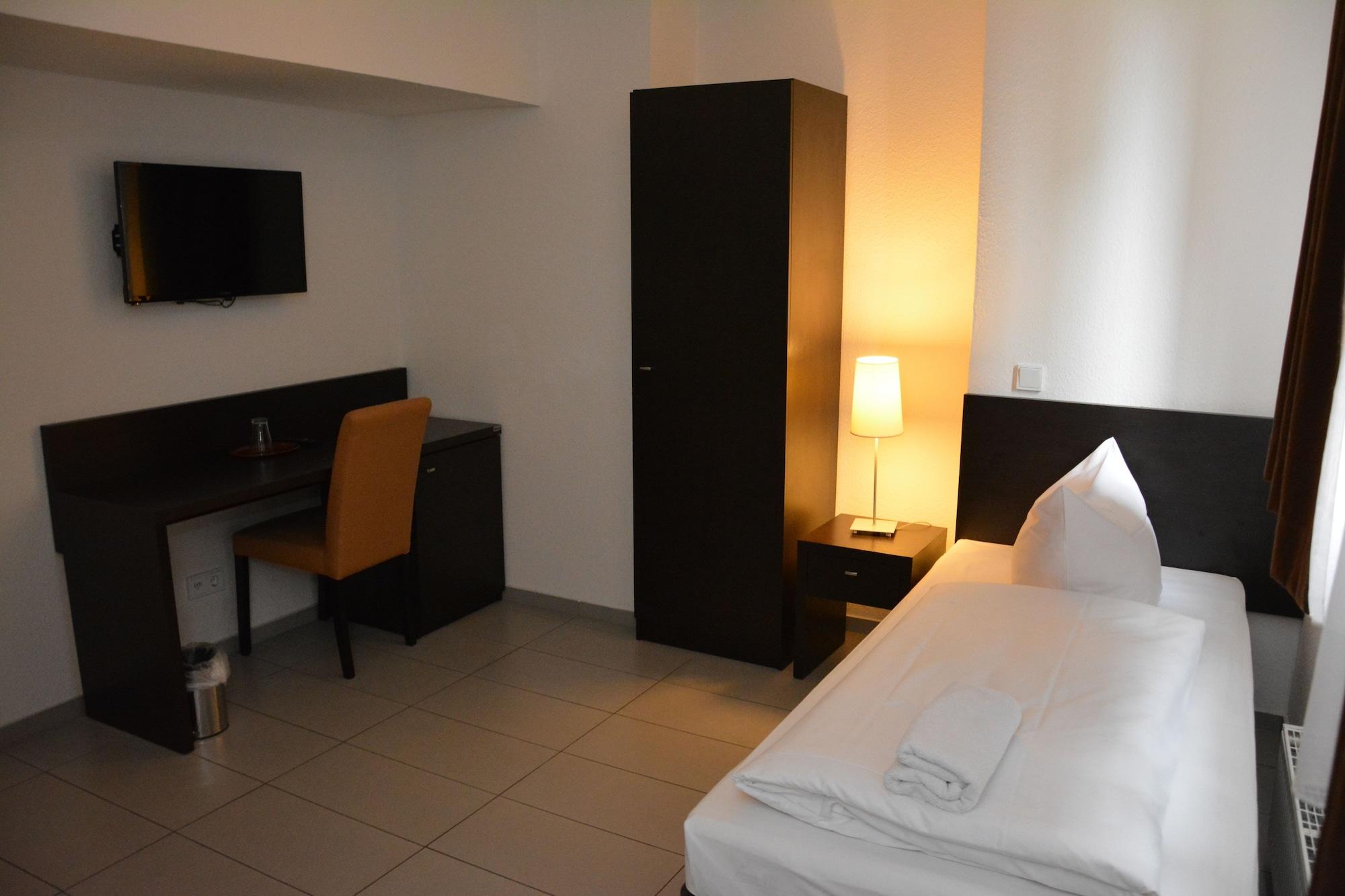 Mosel Hotel Frankfurt am Main Bagian luar foto