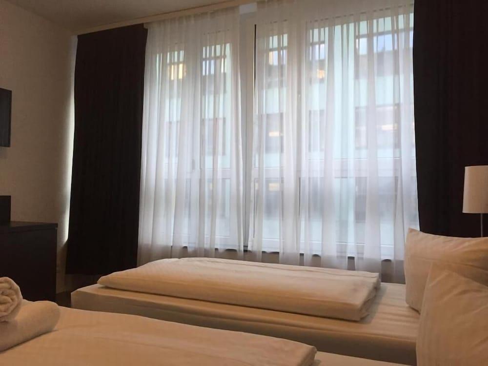 Mosel Hotel Frankfurt am Main Bagian luar foto