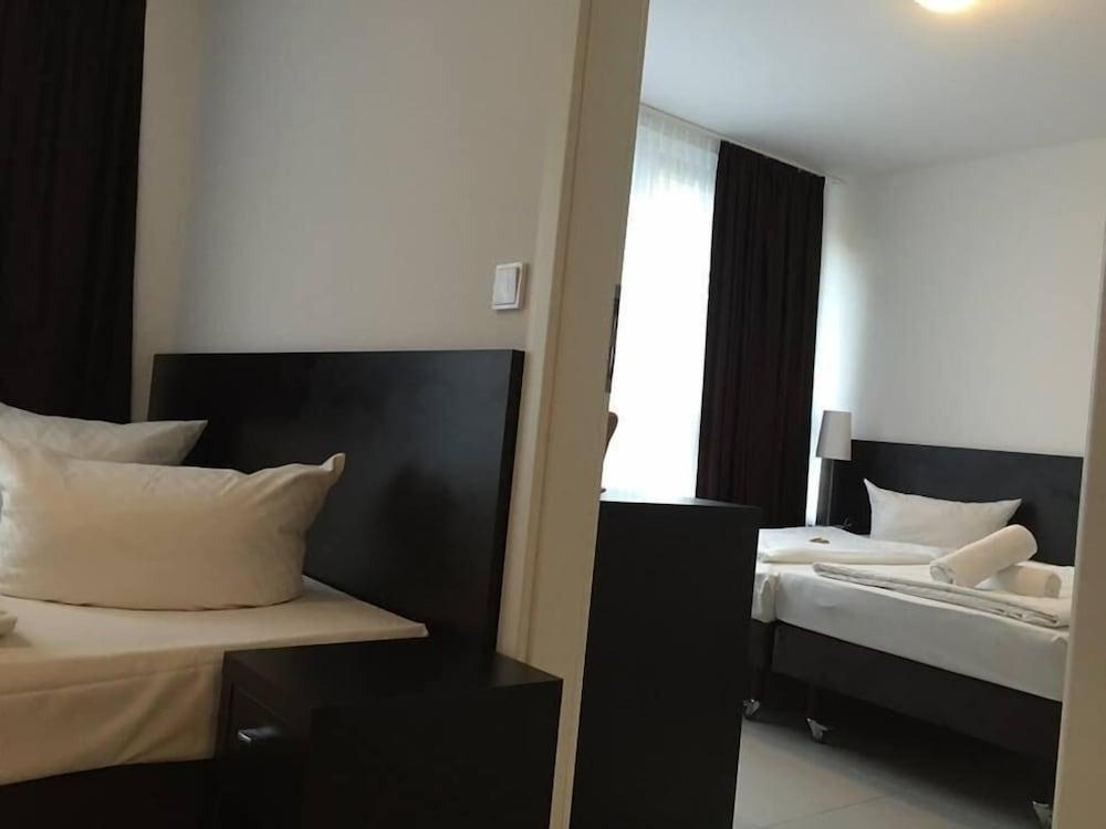 Mosel Hotel Frankfurt am Main Bagian luar foto