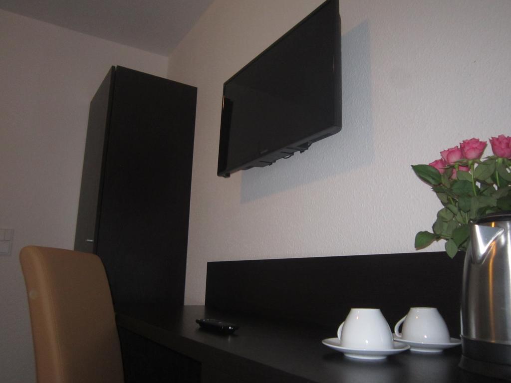 Mosel Hotel Frankfurt am Main Bagian luar foto