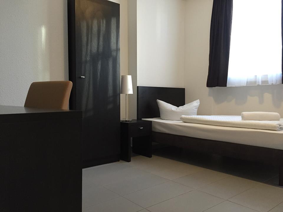 Mosel Hotel Frankfurt am Main Bagian luar foto
