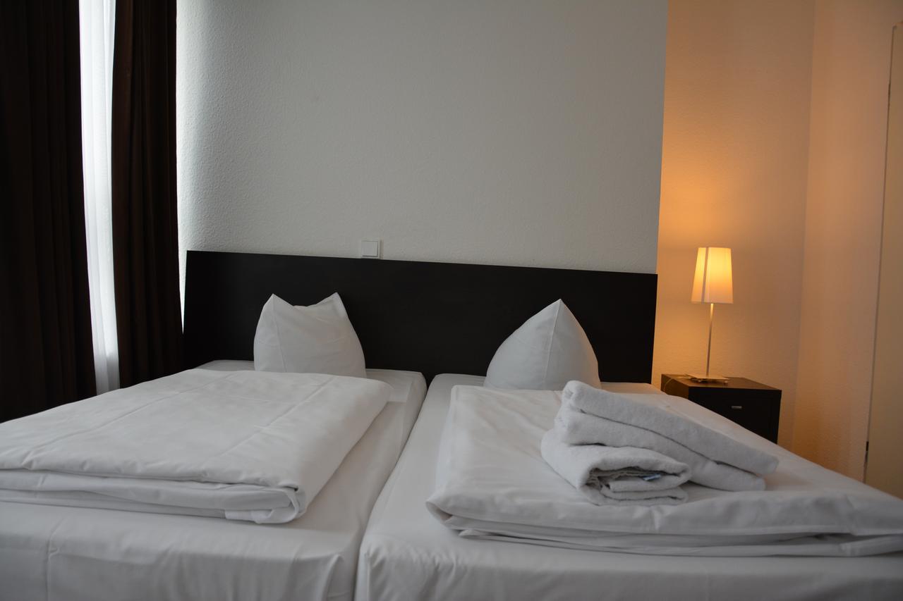 Mosel Hotel Frankfurt am Main Bagian luar foto